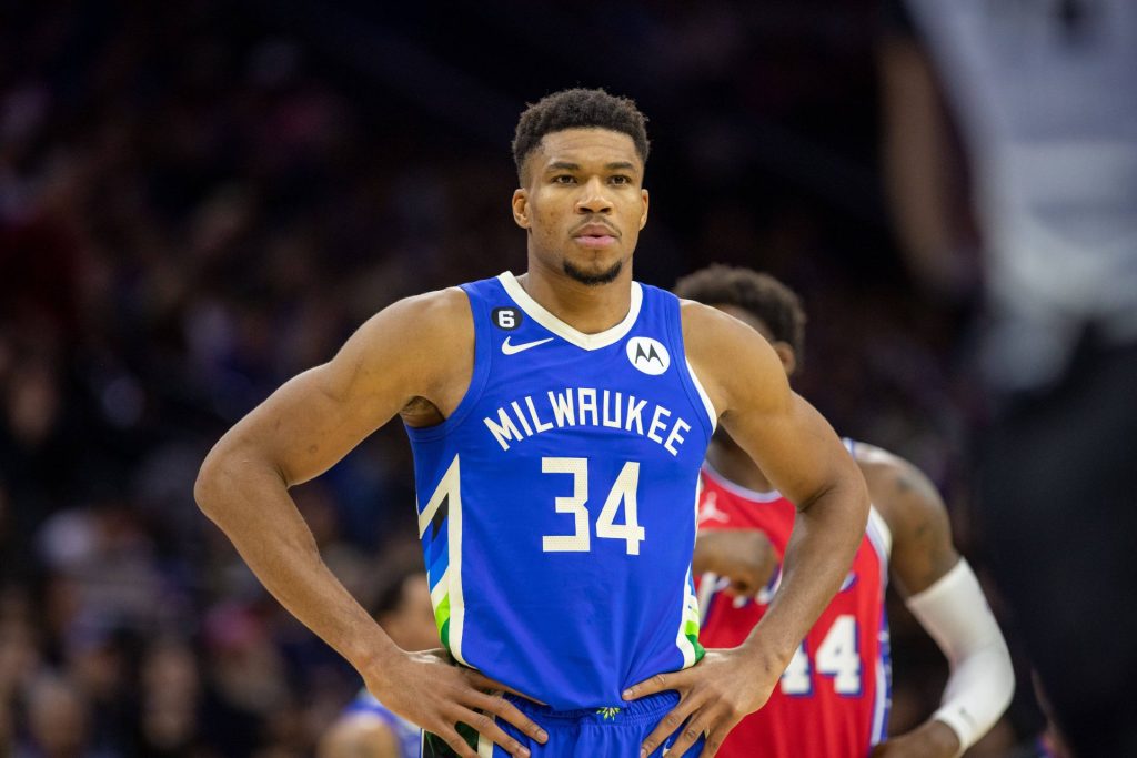 Suns vs Bucks Betting Prediction