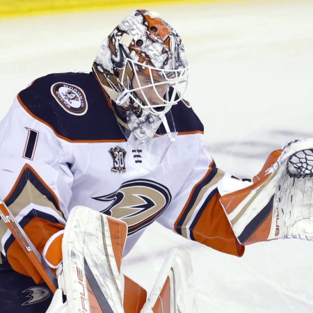 Exciting Betting Opportunity: Canadiens vs Ducks Over 6 Goals at 1win
