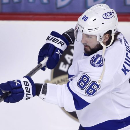 Blackhawks vs Lightning Betting Preview: Why Chicago +1.5 is a Smart and Profitable Play at Betsmith