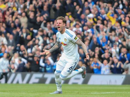 Leeds vs Tottenham Prediction: Back Over 2.5 Goals (-105)